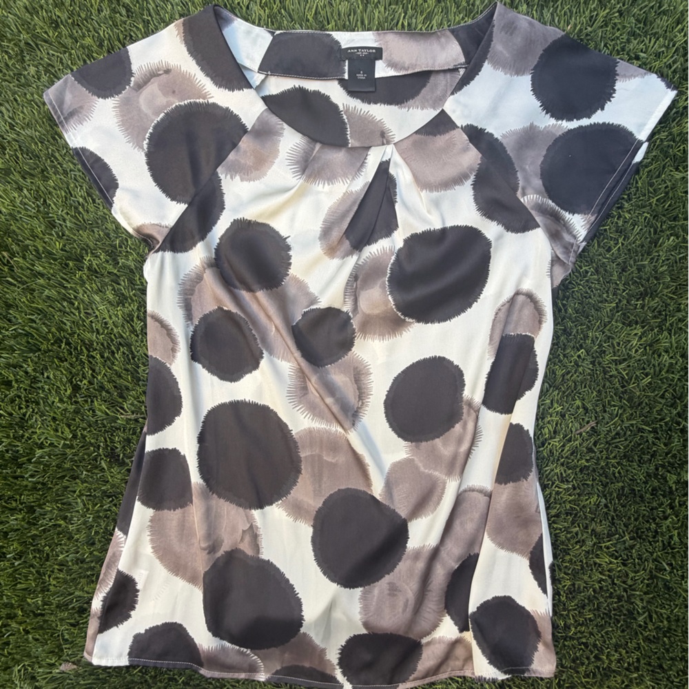 Ann Taylor Cream and Brown Polka Dot Cap Sleeve Blouse
